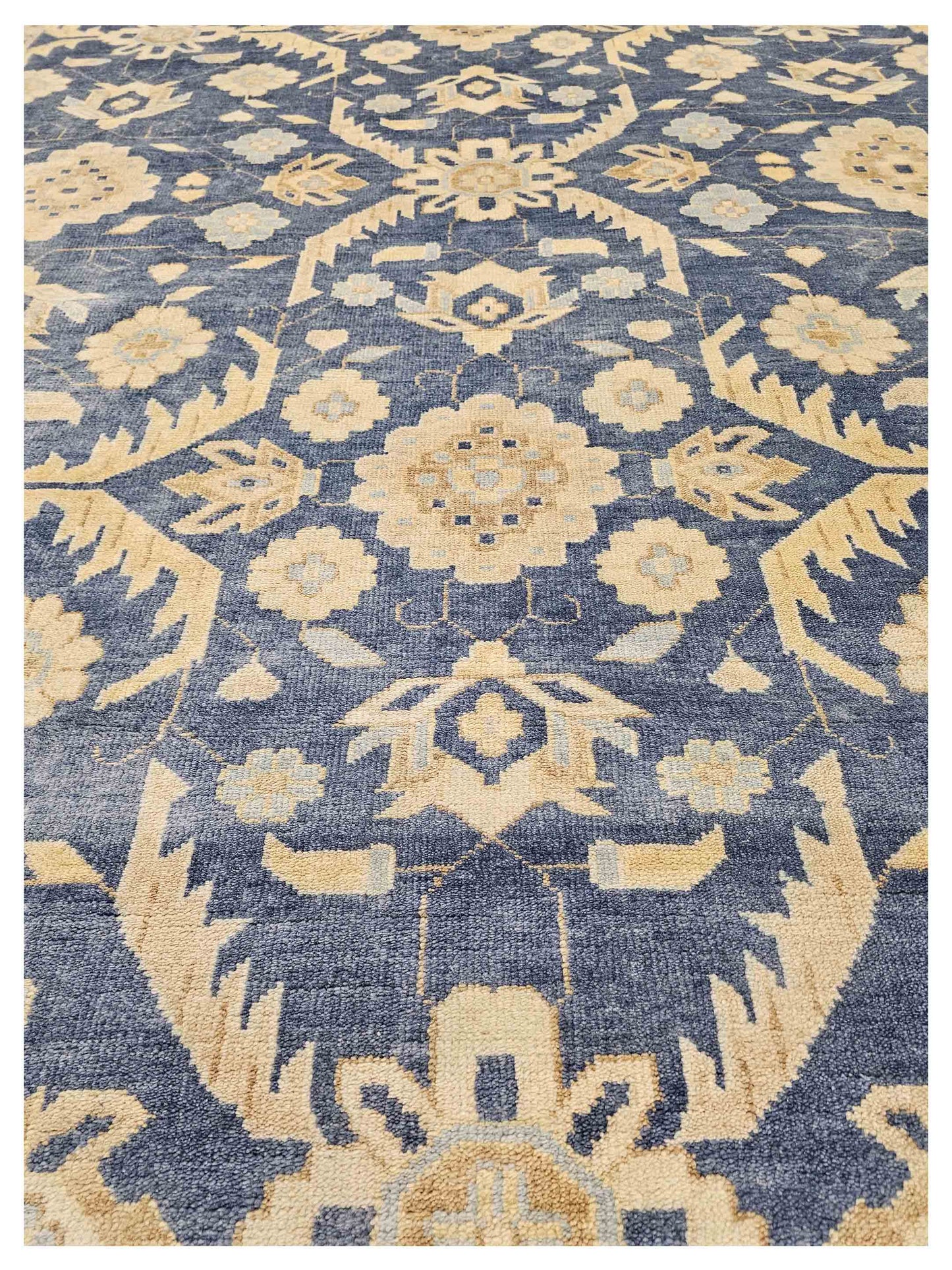 Artisan Freida  Denim Ivory Traditional Knotted Rug