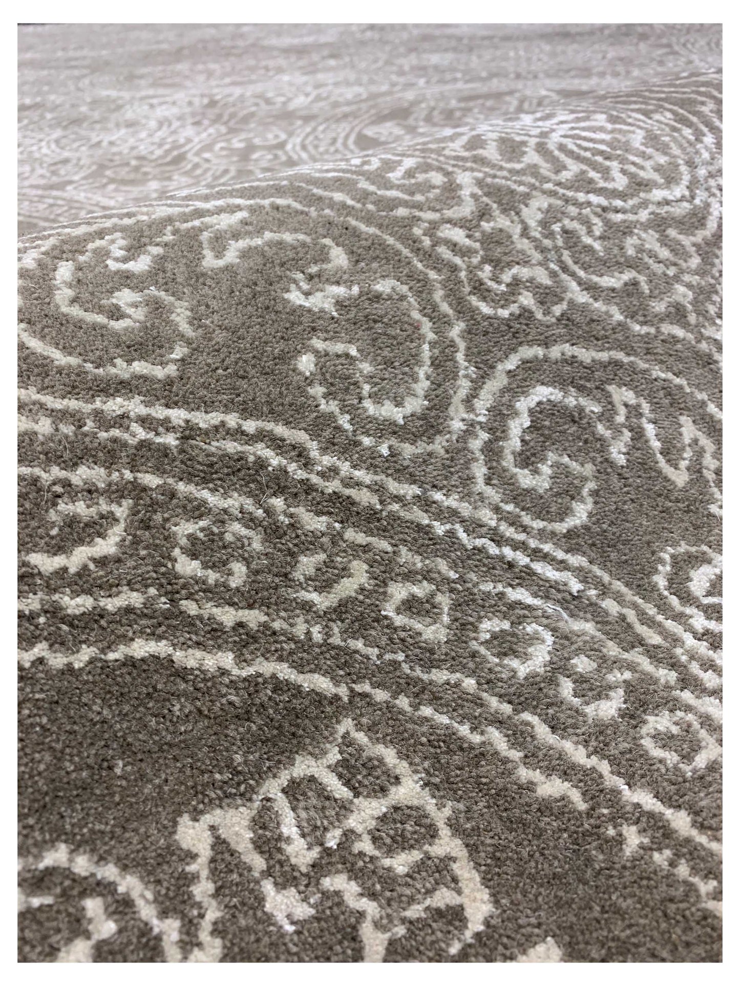 Artisan Juliette Silver Transitional Tufted Rug - Rugs - Artisan - Atlanta Designer Rugs