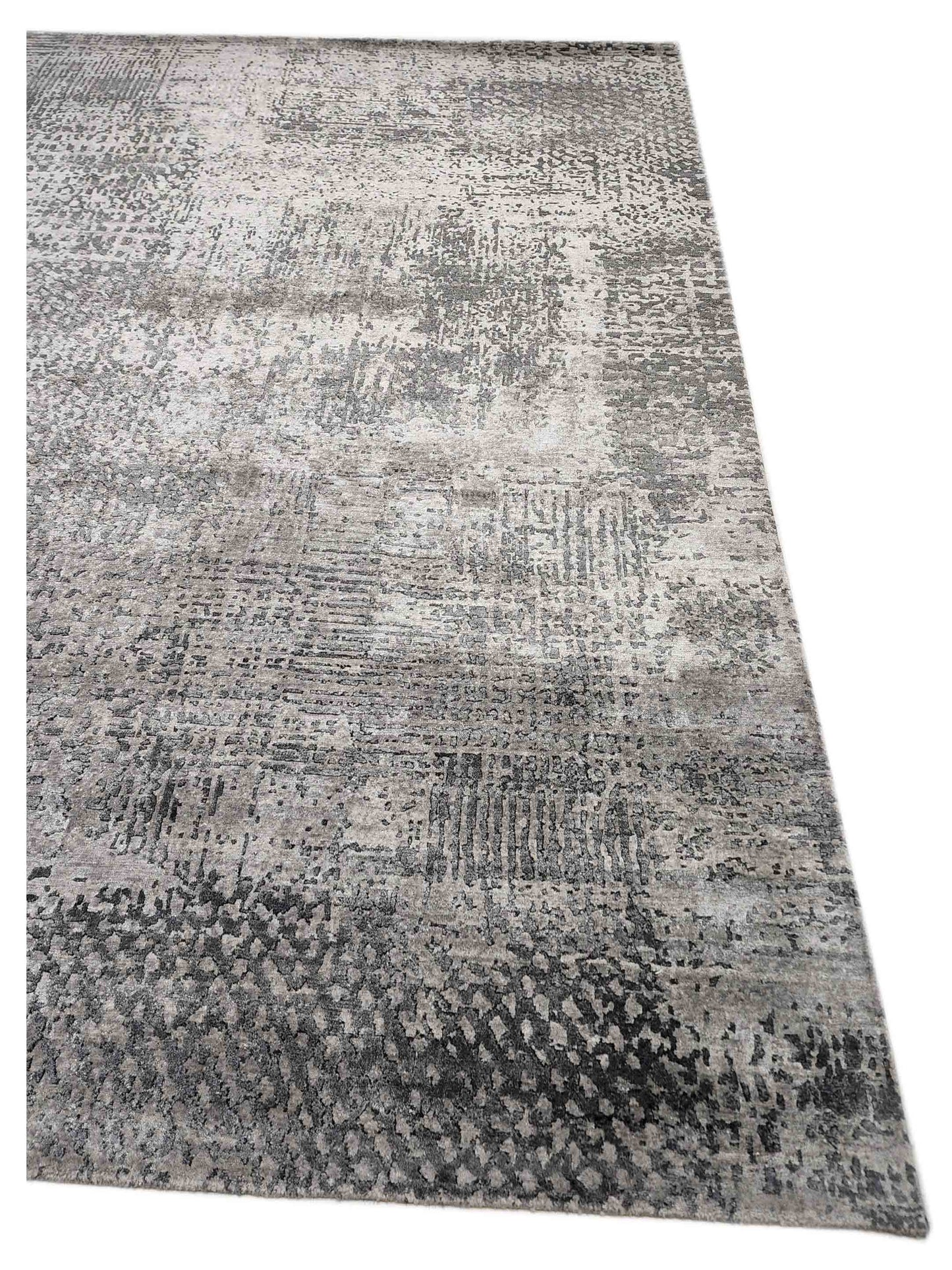 Artisan Mary  Grey Silver Contemporary Knotted Rug