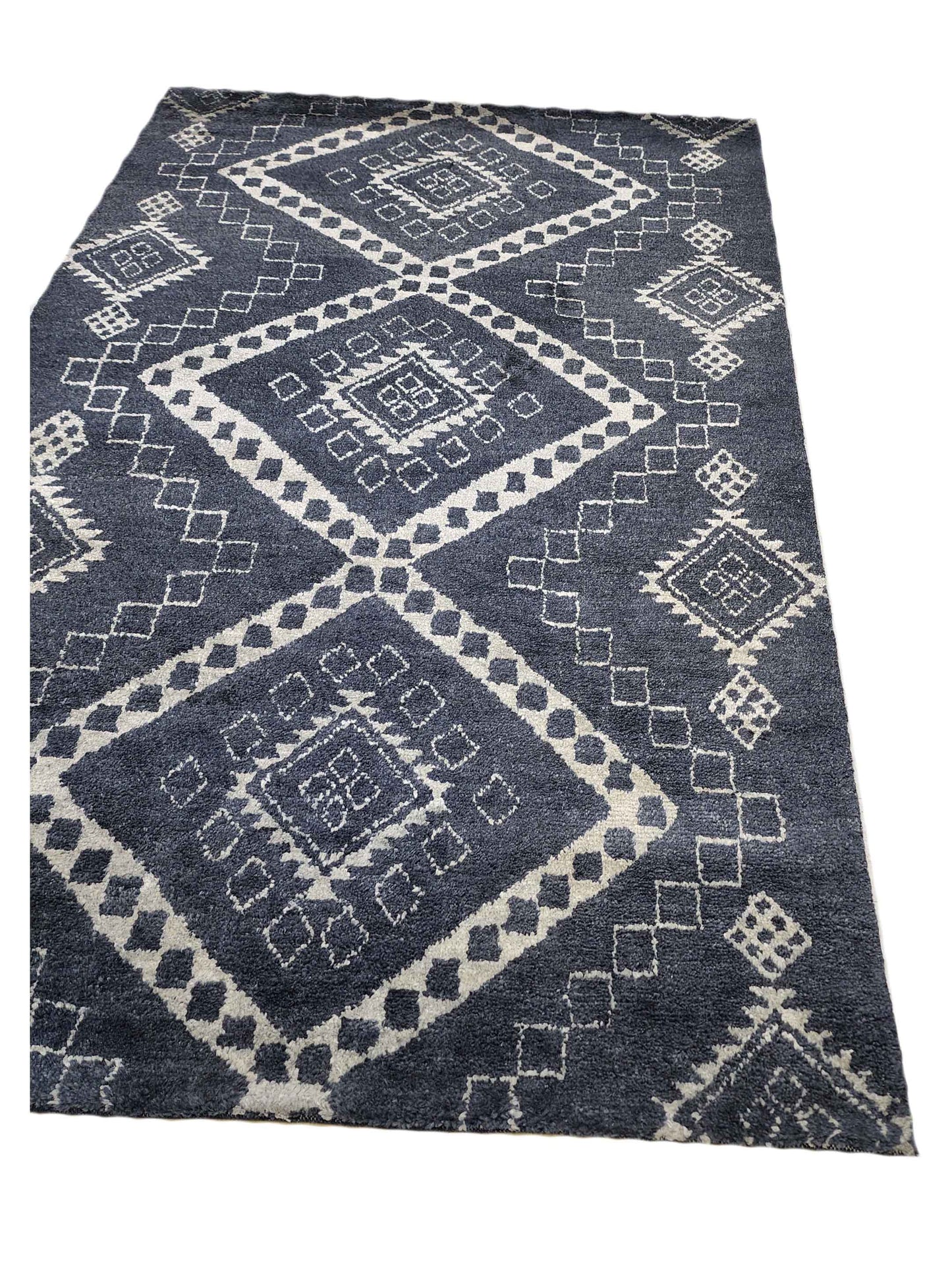 Artisan Marion  Charcoal Silver Transitional Knotted Rug