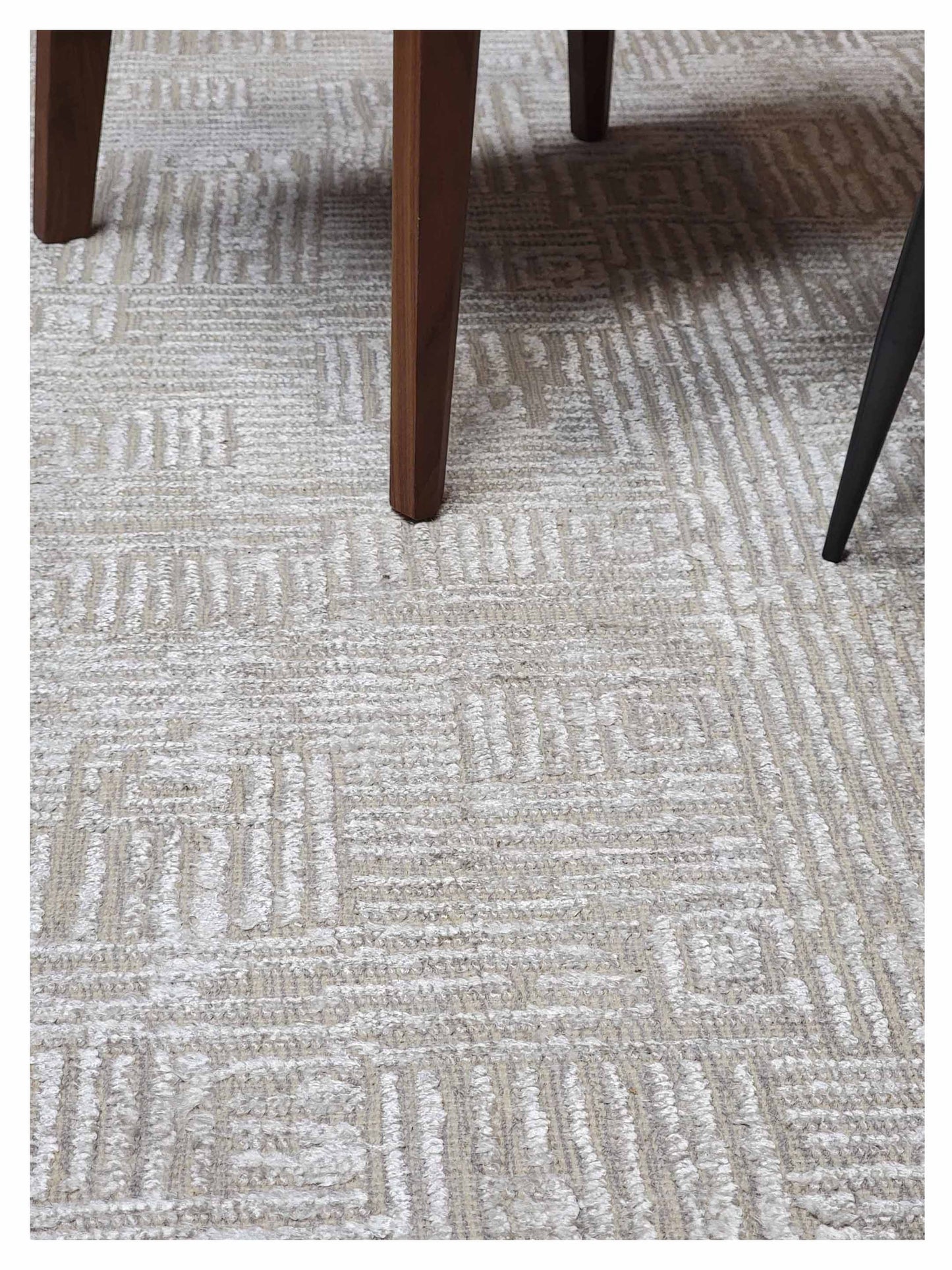 Limited Quantum QN - 351 SILVER Transitional Knotted Rug - Rugs - Limited - Atlanta Designer Rugs