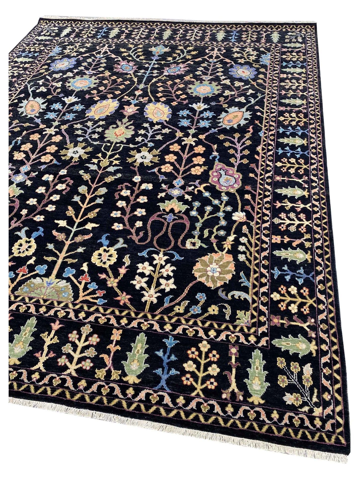 Artisan Cameron  Black  Traditional Knotted Rug