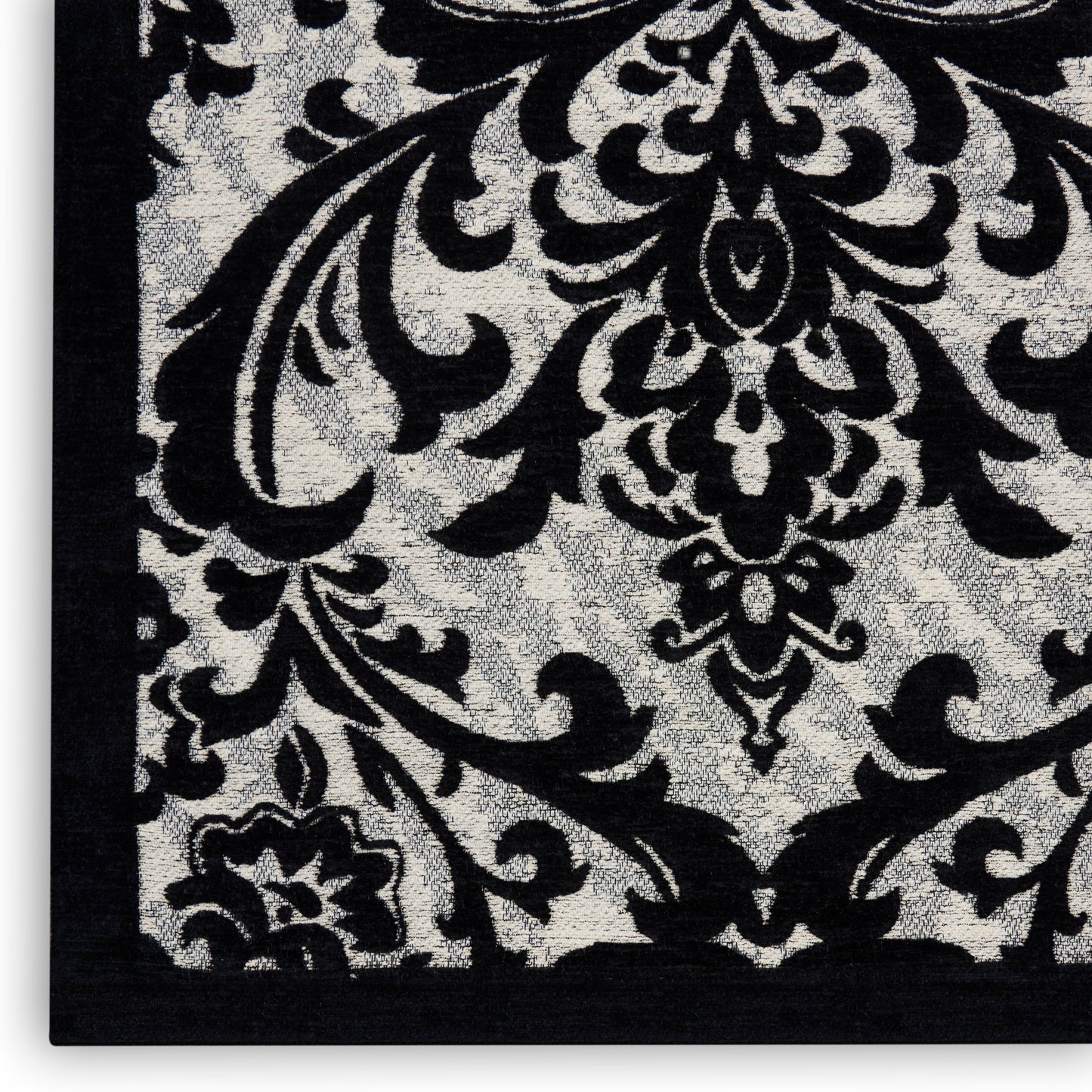 Nourison Home Damask DAS02 Black White  Traditional Machinemade Rug