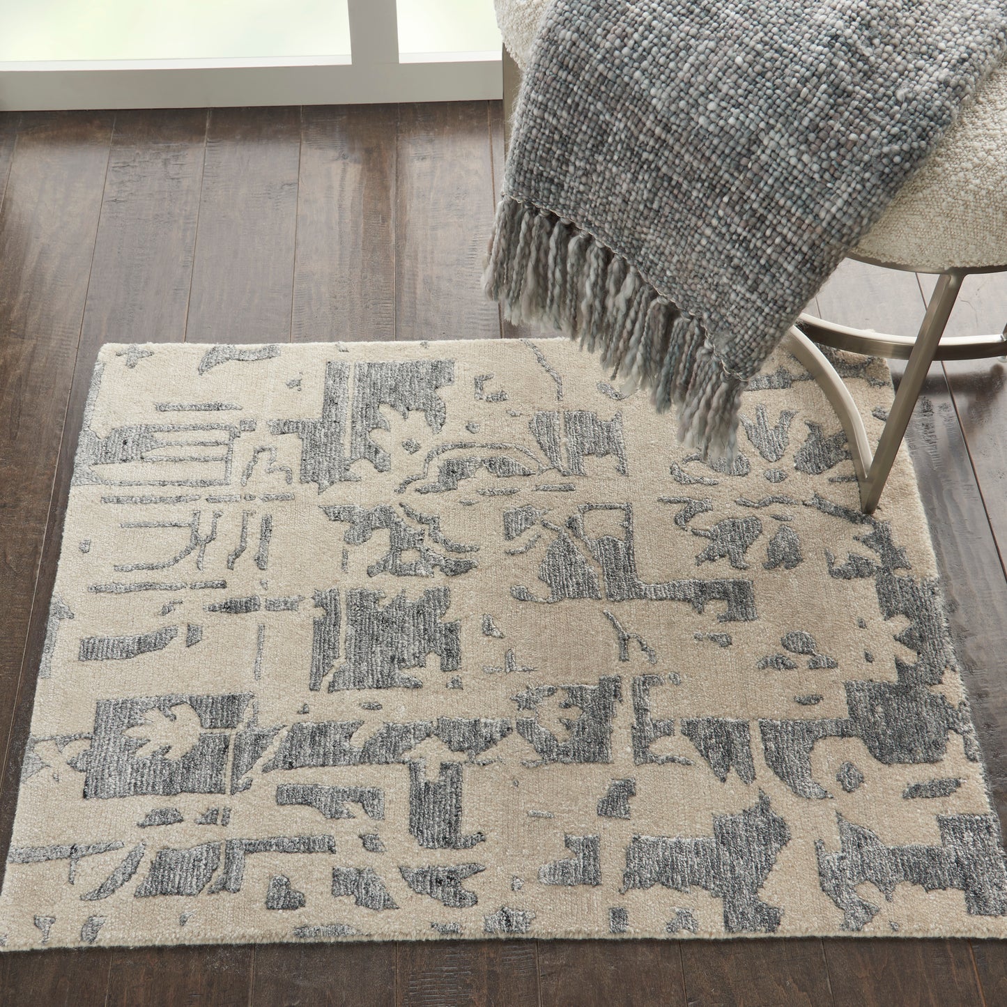 Nourison Home Silk Shadows SHA19 Ivory Grey  Transitional Knotted Rug