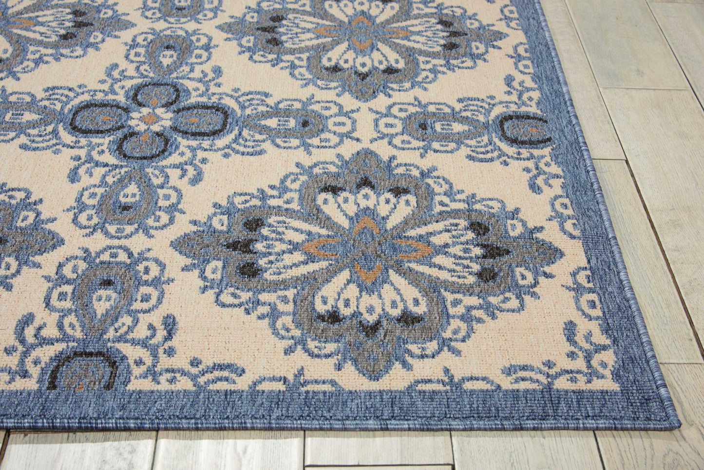 Nourison Home Caribbean CRB10 Ivory Blue  Transitional Machinemade Rug