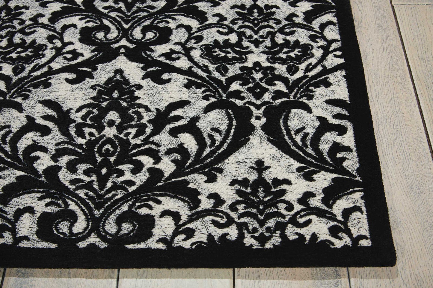 Nourison Home Damask DAS02 Black White  Traditional Machinemade Rug