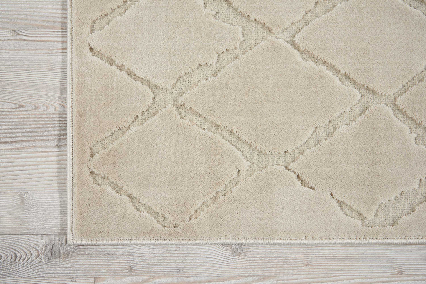 Michael Amini Gleam MA601 Ivory  Contemporary Machinemade Rug