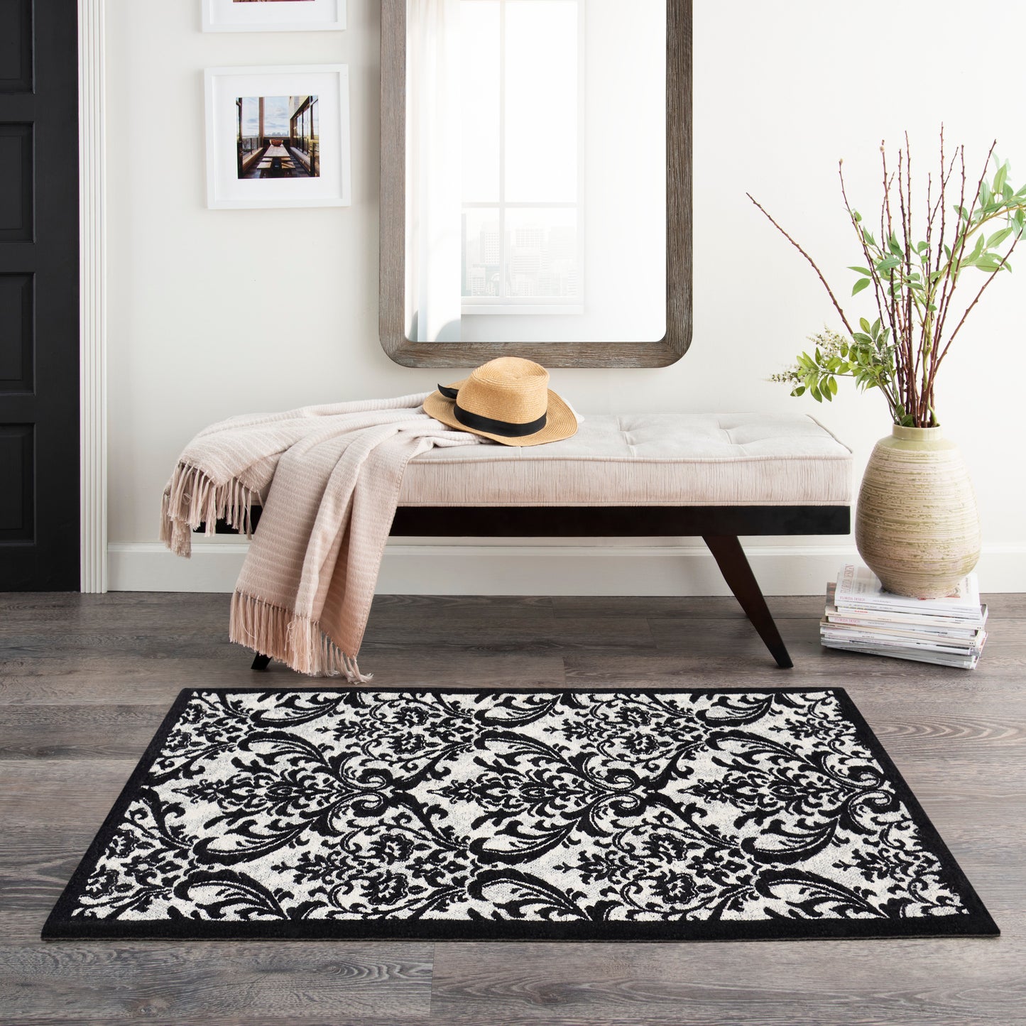 Nourison Home Damask DAS02 Black White  Traditional Machinemade Rug