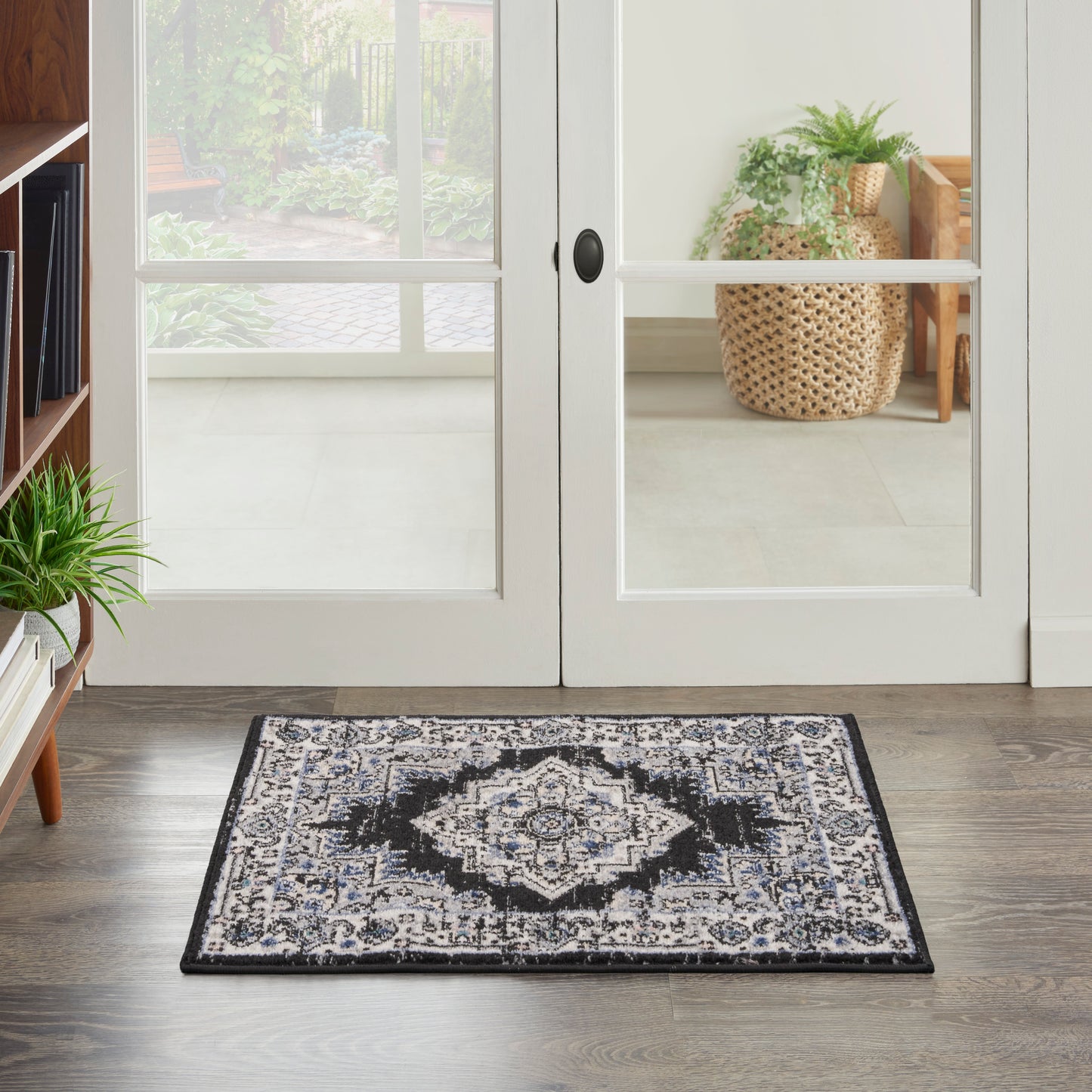 Nourison Home Passion PSN03 Black Ivory  Transitional Machinemade Rug