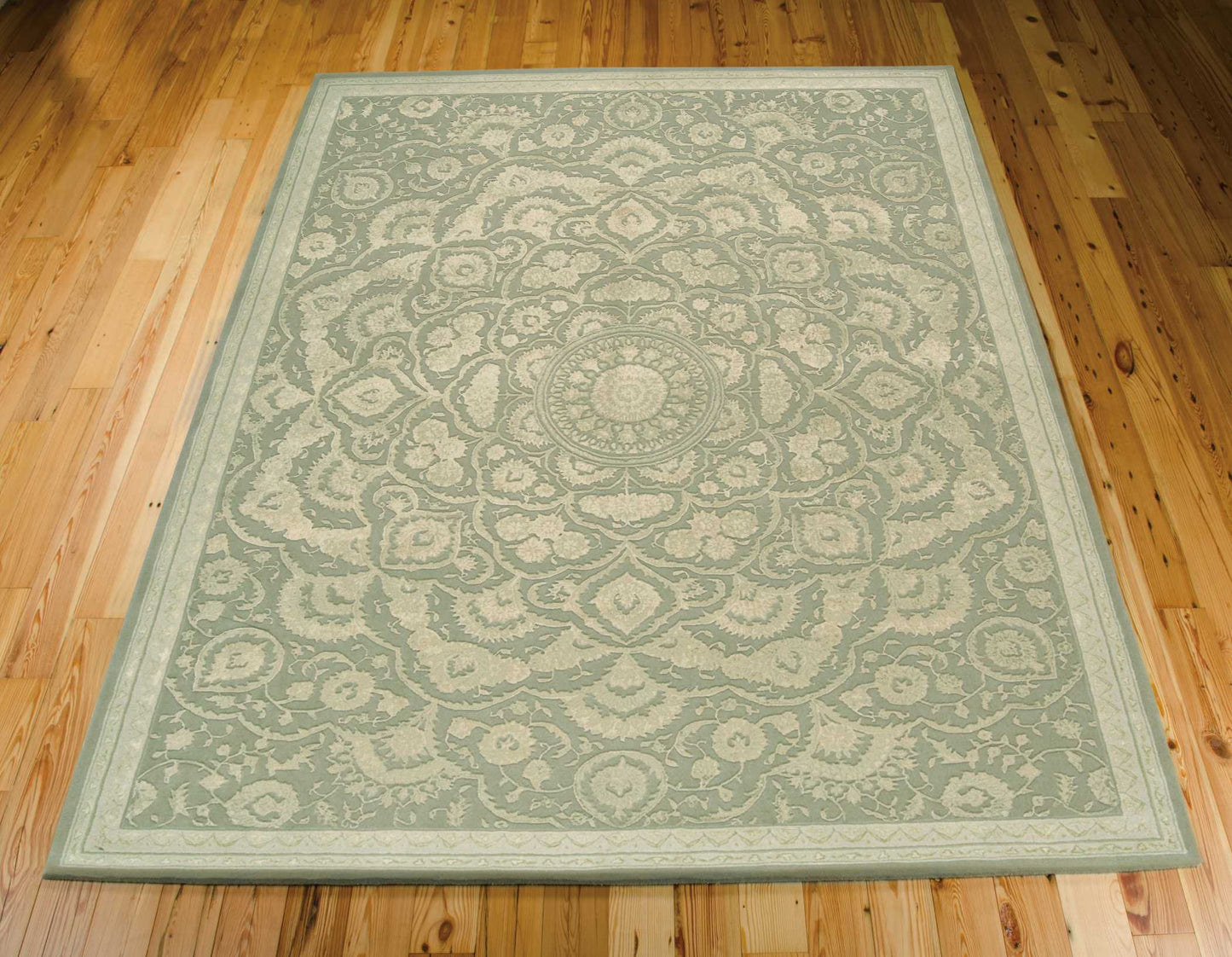 Nourison Home Regal REG02 Green  Traditional Tufted Rug