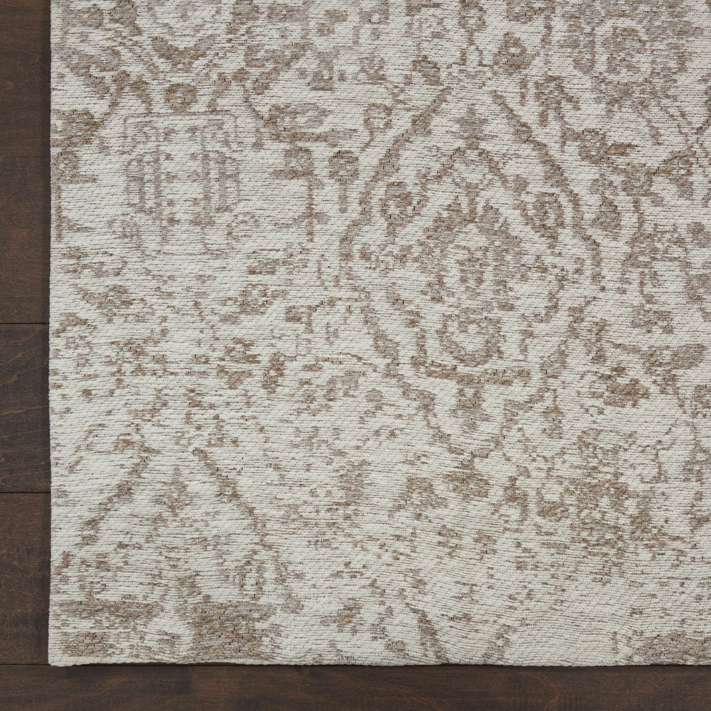 Nourison Home Damask DAS06 Ivory  Transitional Machinemade Rug