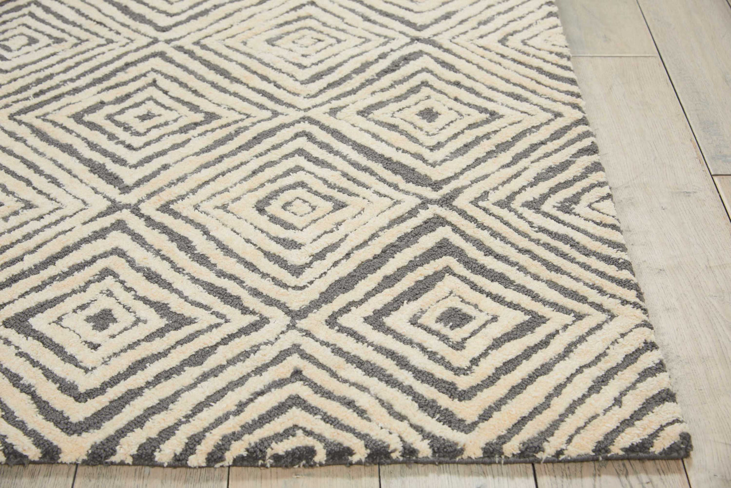 Nourison Home Deco Mod DEC01 Grey Ivory  Transitional Tufted Rug