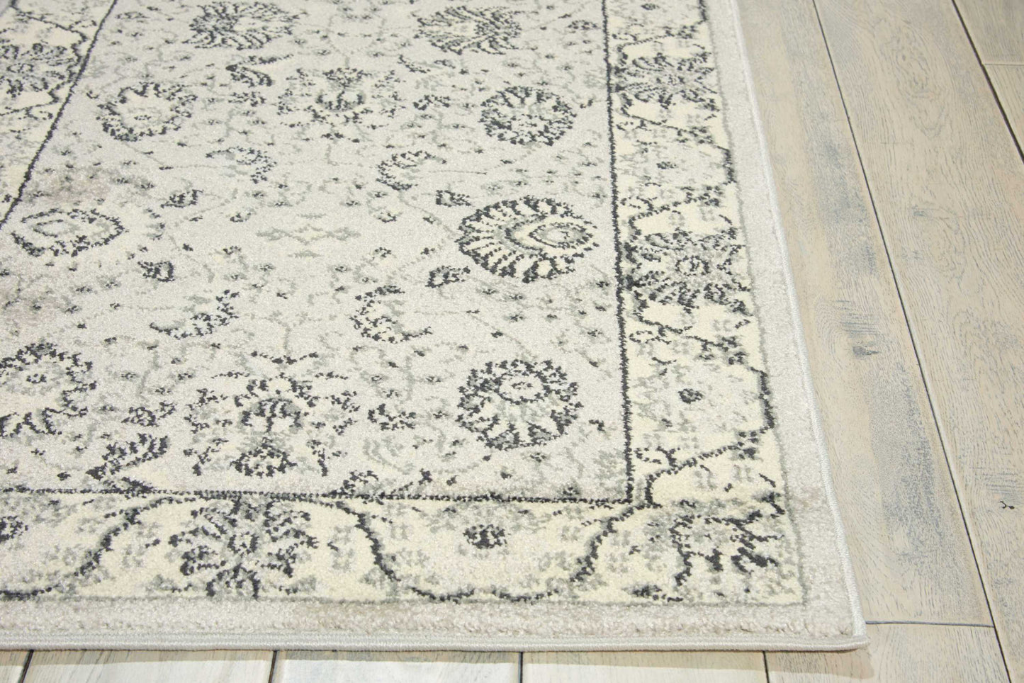 Nourison Home Maymana MYN03 Silver  Traditional Machinemade Rug